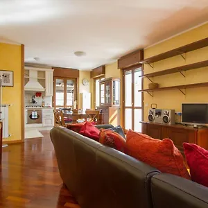 Apartment Bright House With 2 Bedrooms & A Unique Terrace